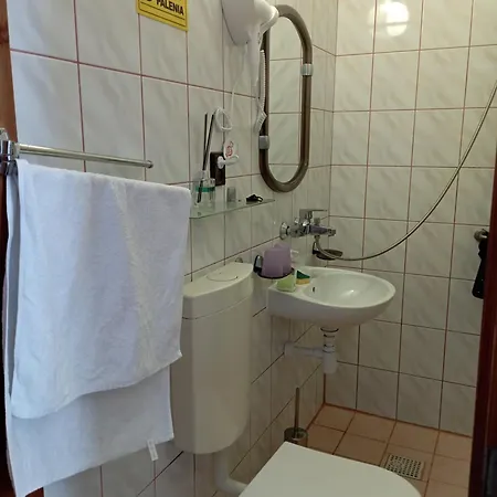 Appartement A3apartament 2 Pokojowy Aneks Kuchenny 2 Lazienki Wlasne Na Korytarzu Jumper Na Termach Dla 2 Osob Gratis