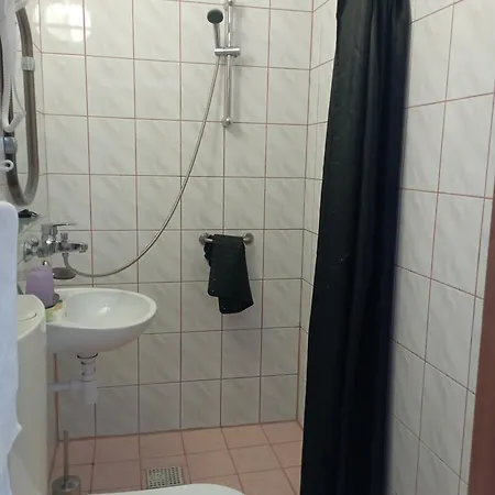 A3apartament 2 Pokojowy Aneks Kuchenny 2 Lazienki Wlasne Na Korytarzu Jumper Na Termach Dla 2 Osob Gratis Zakopane