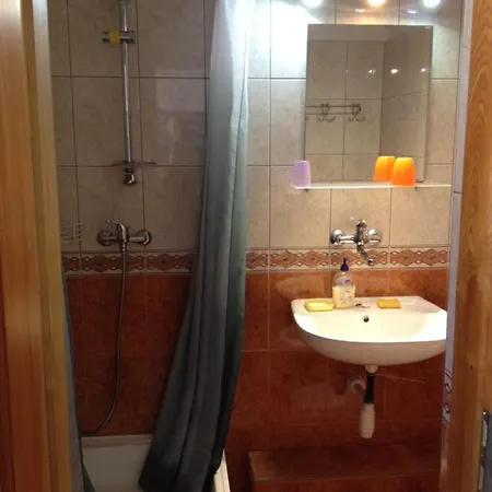 A3apartament 2 Pokojowy Aneks Kuchenny 2 Lazienki Na Korytarzu Wspolne Z Innymi Goscmi * ザコパネ
